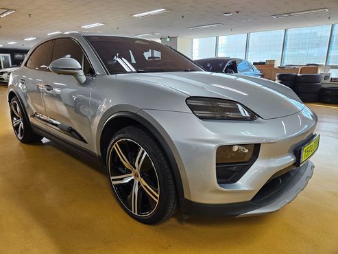 Porsche Macan Base 4 — пробег 4 806 км — фото 2 из 5