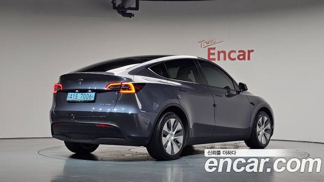 Tesla Model Y Long Range AWD — пробег 44 173 км — фото 2 из 5