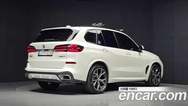 BMW X5 xDrive 40i M Sport — пробег 32 658 км — фото 2 из 5