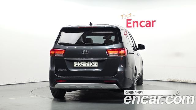 Kia Carnival из Кореи Encar