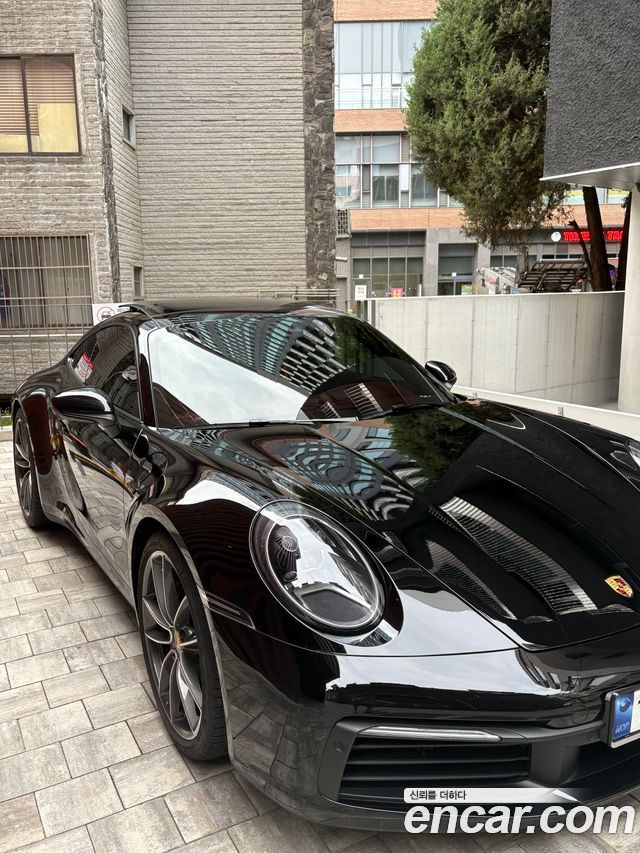 Porsche 911 Carrera — пробег 16 850 км — фото 1 из 5