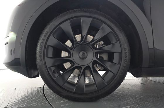 Tesla Model Y RWD — пробег 35 271 км — фото 5 из 5