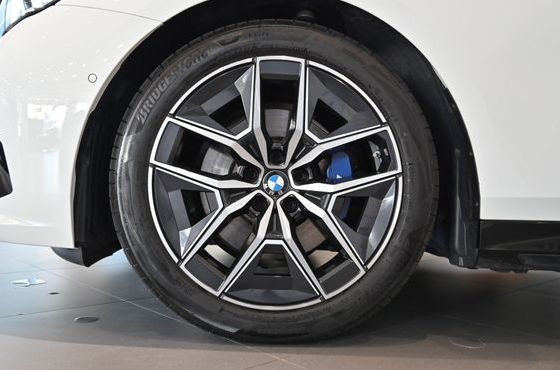 BMW 5-Series 520i M Sport — пробег 4 450 км — фото 5 из 5