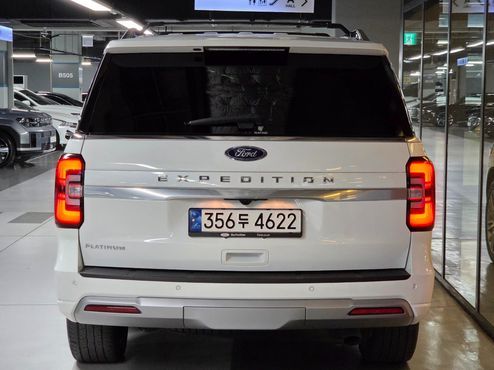Ford Expedition Platinum 4WD 7Seater — пробег 39 000 км — фото 3 из 5