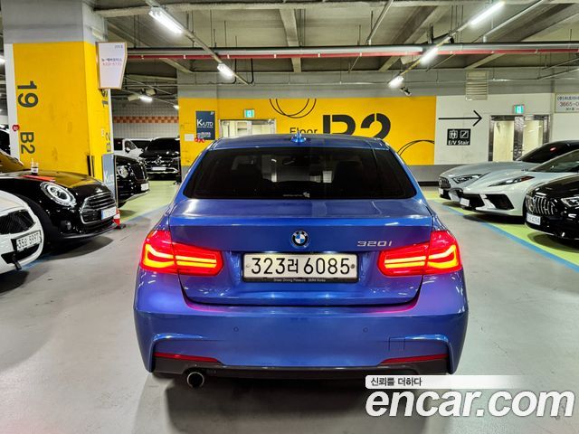 BMW 3-Series 320i M Sport — пробег 83 454 км — фото 4 из 5