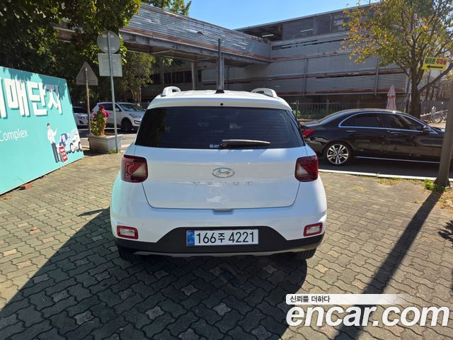 Hyundai Venue 1,6 Premium — пробег 28 105 км — фото 4 из 5