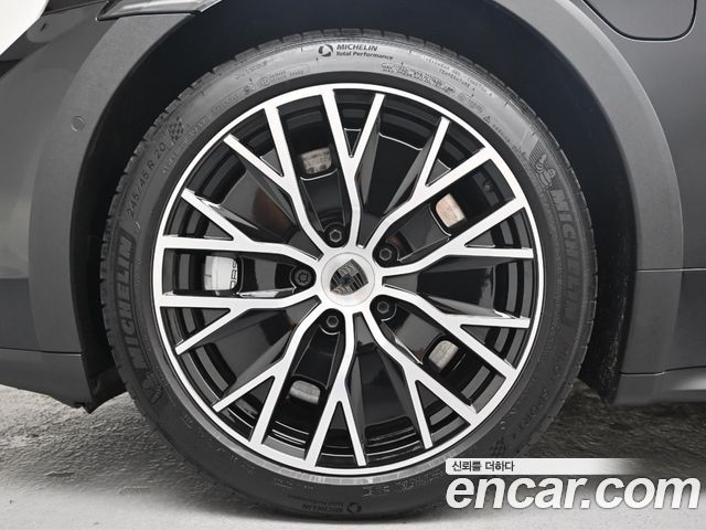 Porsche Taycan Turbo Cross Turismo — пробег 9 400 км — фото 5 из 5