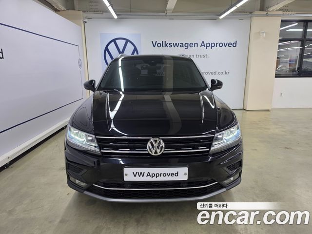 Volkswagen Tiguan 2.0 TDI Premium — пробег 84 454 км — фото 3 из 5
