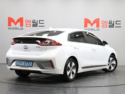 Hyundai Ioniq Q — пробег 283 040 км — фото 3 из 5