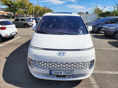 Hyundai Staria Tourer 9-Seater Modern — пробег 79 300 км — фото 3 из 5