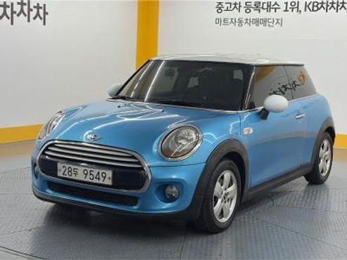 Mini Cooper Standard 3rd — пробег 156 124 км — фото 1 из 5