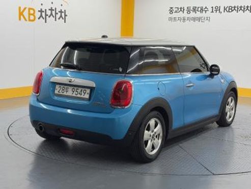 Mini Cooper Standard 3rd — пробег 156 124 км — фото 3 из 5