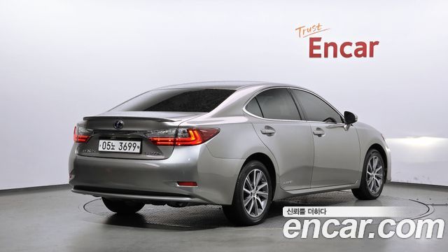 Lexus ES Supreme XV60 — пробег 83 830 км — фото 2 из 5