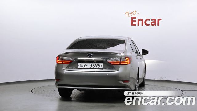 Lexus ES Supreme XV60 — пробег 83 830 км — фото 4 из 5