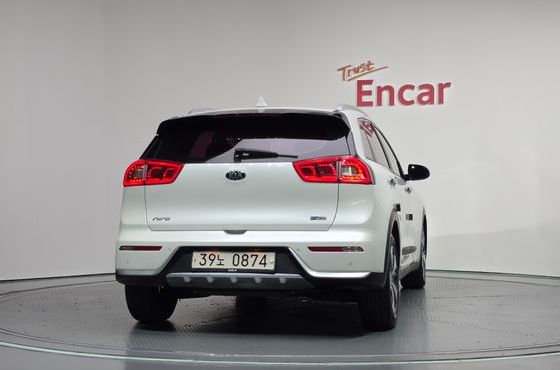 Kia Niro Noblesse — пробег 190 255 км — фото 4 из 5
