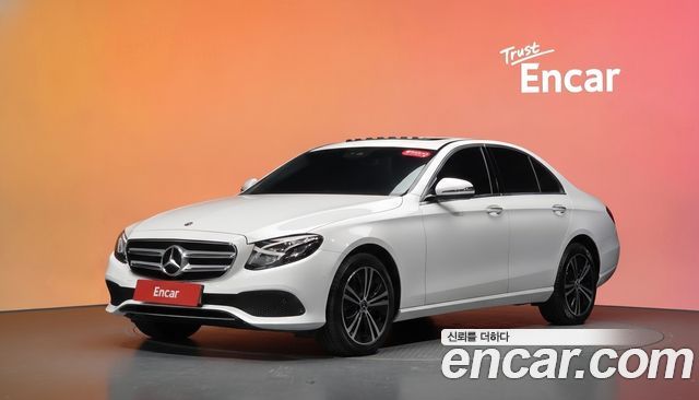 Mercedes-Benz E-Class E220d Avantgarde — пробег 56 494 км — фото 1 из 5