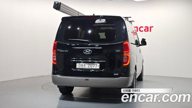 Hyundai Starex 4WD Urban 9-Seater Exclusive — пробег 173 385 км — фото 4 из 5