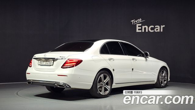 Mercedes-Benz E-Class из Кореи Encar