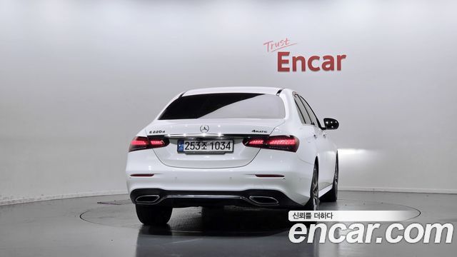 Mercedes-Benz E-Class E220d 4MATIC AMG Line — пробег 100 177 км — фото 4 из 5