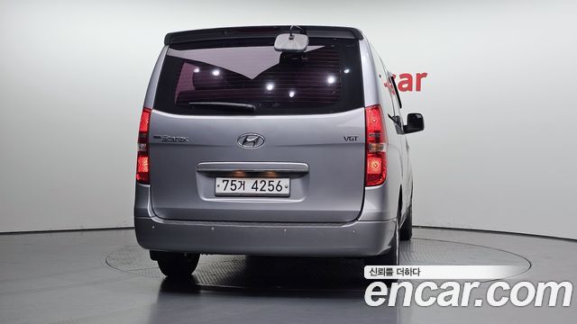 Hyundai Starex 11-Seater Wagon CVX Luxury — пробег 78 212 км — фото 4 из 5