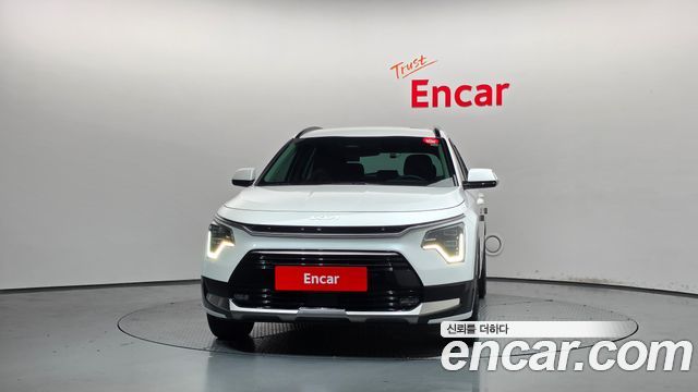 Kia Niro Prestige — пробег 32 253 км — фото 3 из 5