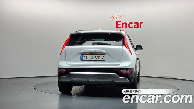 Kia Niro Prestige — пробег 32 253 км — фото 4 из 5
