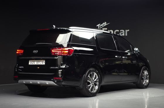 Kia Carnival 7-Seater Limousine President — пробег 74 877 км — фото 2 из 5
