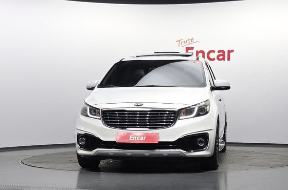 Kia Carnival 9-seater Luxury — пробег 186 642 км — фото 3 из 5