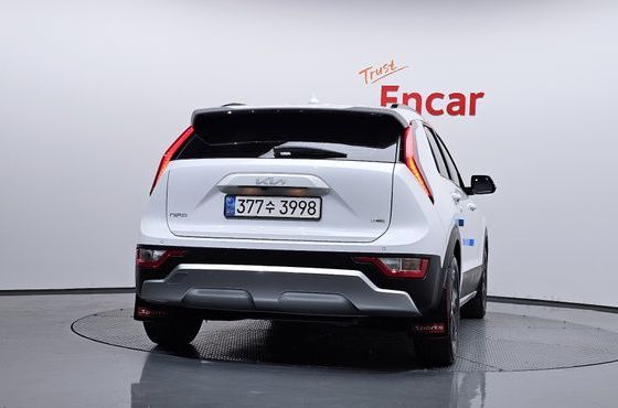 Kia Niro Prestige — пробег 49 955 км — фото 4 из 5