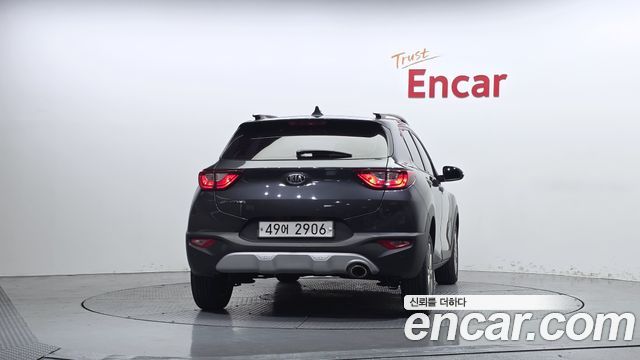 Kia Stonic из Кореи Encar