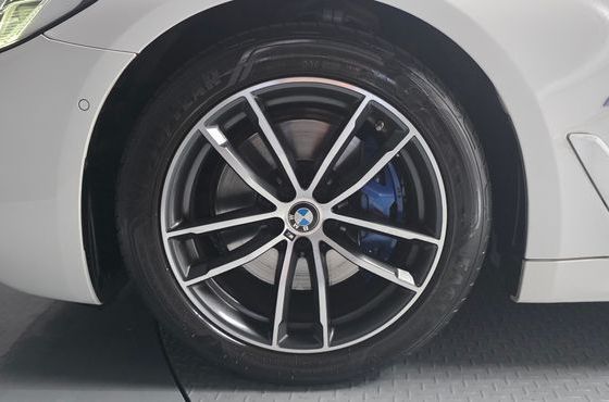BMW 5-Series 520i M Sport — пробег 49 011 км — фото 5 из 5