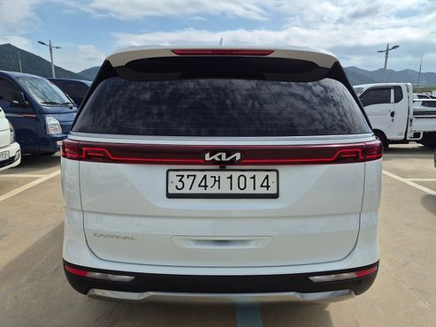 Kia Carnival Diesel 9-Seater Signature — пробег 75 420 км — фото 3 из 5