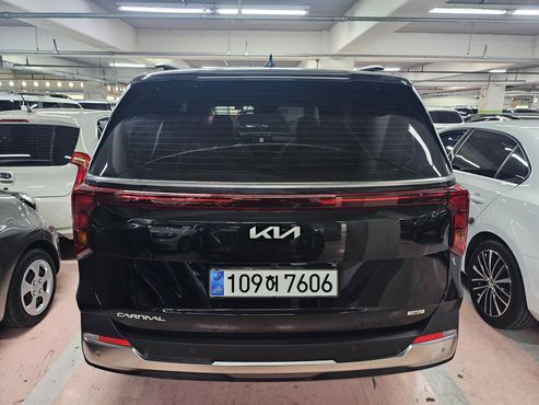 Kia Carnival HEV 9seater Signature — пробег 18 км — фото 4 из 5