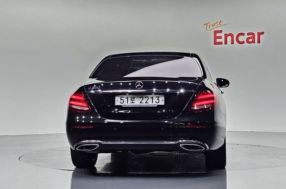 Mercedes-Benz E-Class E200 Avantgarde — пробег 63 625 км — фото 4 из 5
