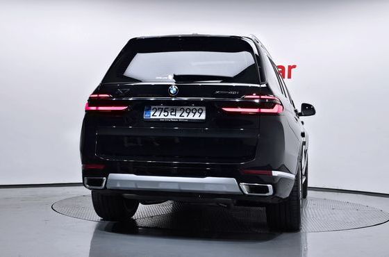 BMW X7 xDrive 40i Design Pure Excellence 7-Seater — пробег 10 071 км — фото 4 из 5