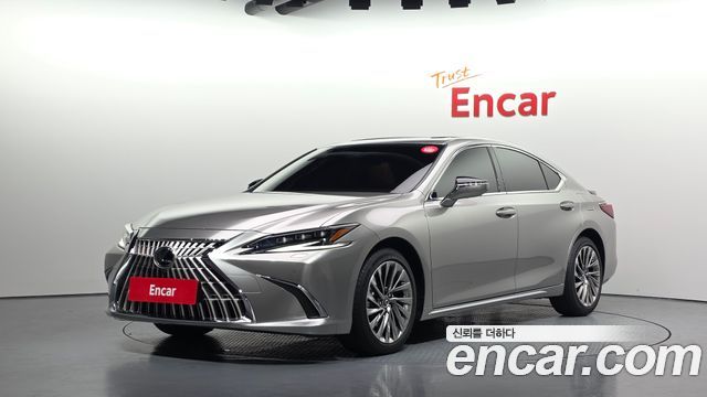 Lexus ES Executive — пробег 7 420 км — фото 1 из 5
