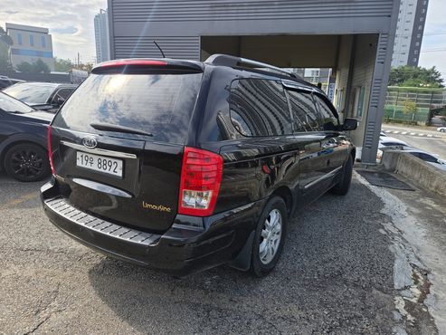 Kia Carnival New Carnival Limousine GLX High-Deluxe — пробег 250 000 км — фото 3 из 5