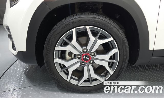 Kia Seltos из Кореи Encar