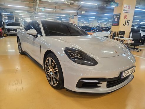 Porsche Panamera 3.0 AWD — пробег 61 889 км — фото 1 из 5