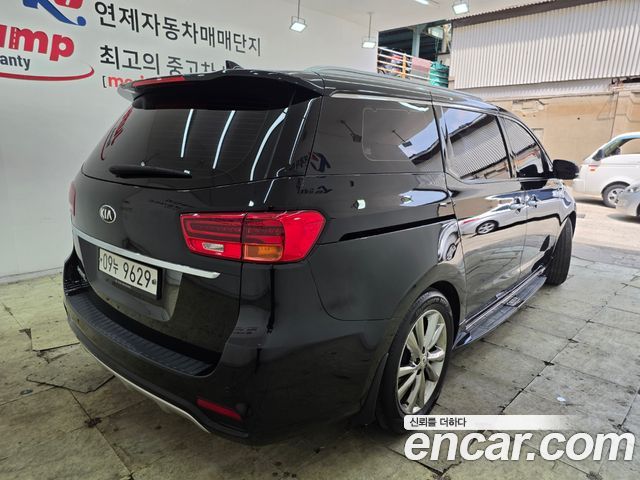 Kia Carnival 9-Seater Noblesse Special — пробег 144 700 км — фото 2 из 5