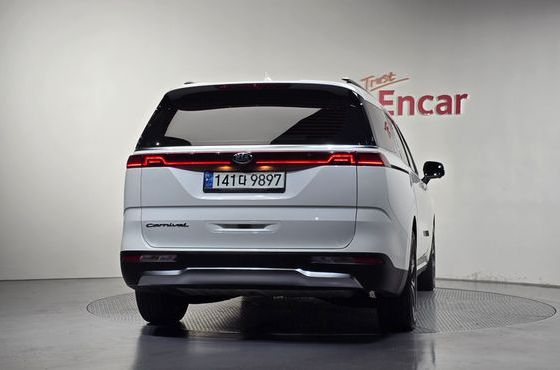 Kia Carnival Diesel 9-Seater Signature — пробег 56 526 км — фото 4 из 5