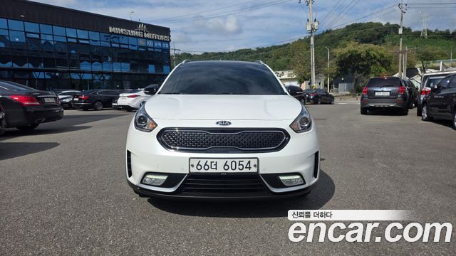 Kia Niro Noblesse — пробег 183 799 км — фото 1 из 5