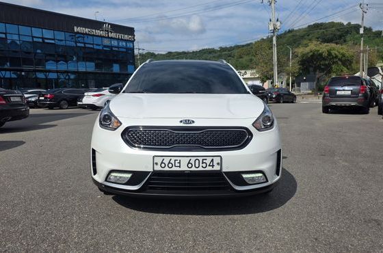 Kia Niro Noblesse — пробег 183 799 км — фото 1 из 5