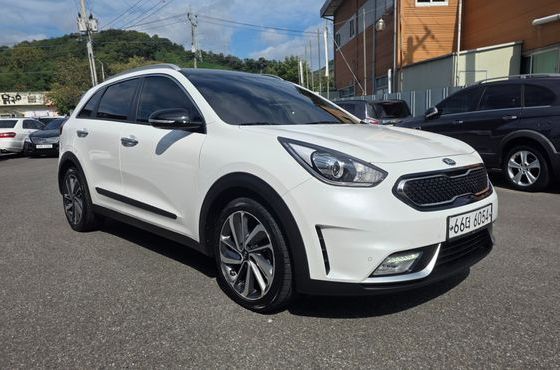 Kia Niro Noblesse — пробег 183 799 км — фото 2 из 5