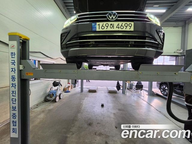 Volkswagen Tiguan 2.0 TDI Premium — пробег 127 186 км