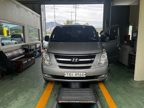 Hyundai Starex 11-Seater Wagon CVX Luxury — пробег 175 455 км — фото 1 из 4