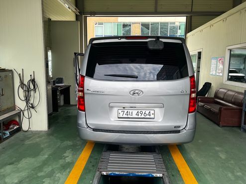 Hyundai Starex 11-Seater Wagon CVX Luxury — пробег 175 455 км — фото 2 из 4