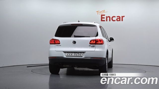 Volkswagen Tiguan 2.0 TDI Comfort 5N — пробег 123 281 км — фото 4 из 5
