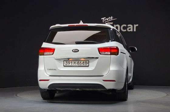 Kia Carnival 11-seater Prestige — пробег 53 194 км — фото 4 из 5