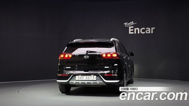 Kia Niro Luxury — пробег 109 010 км — фото 4 из 5